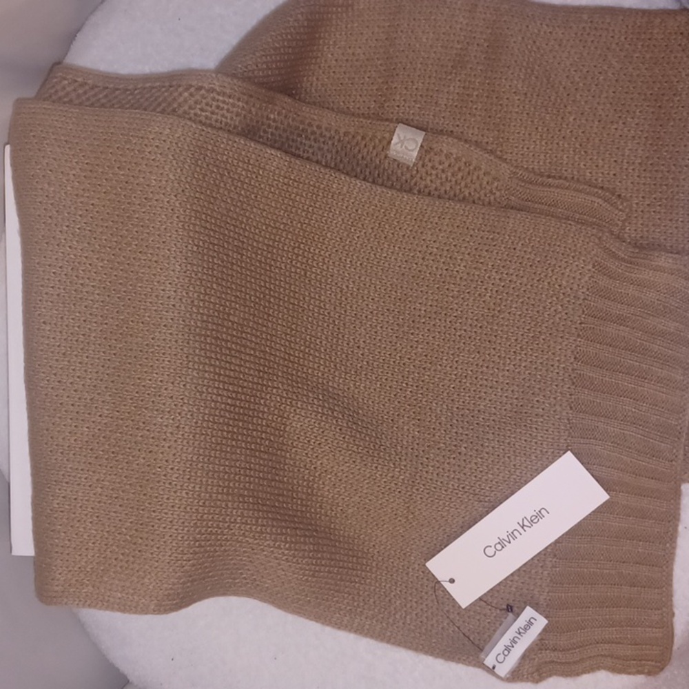 NWT Calvin Klein Camel Knit Scarf